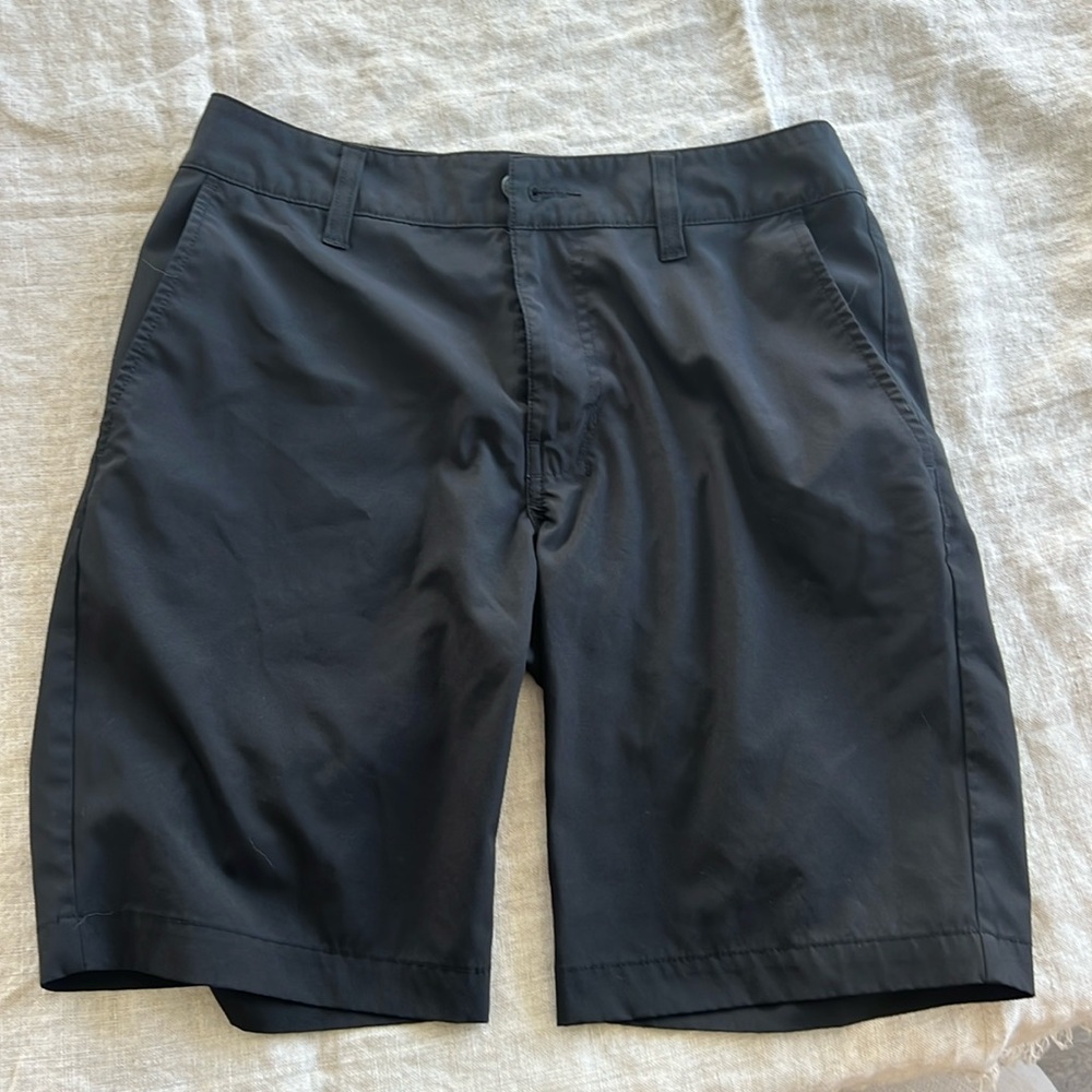 RSQ (from Tilly’s) Hybrid size 28 men’s/ boys) dry fit. Like new.